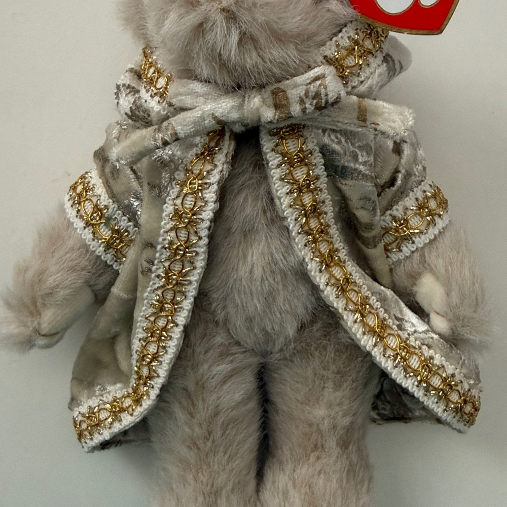 Retired 1993 Attic Treasures Gwendolyn the Bear-Jointed Limbs-Removable Costume - Picture 5 of 13